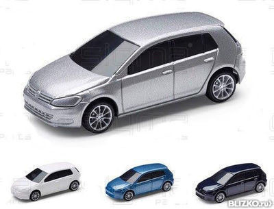 Модель автомобиля Volkswagen Golf с инерционным приводом (1:64)