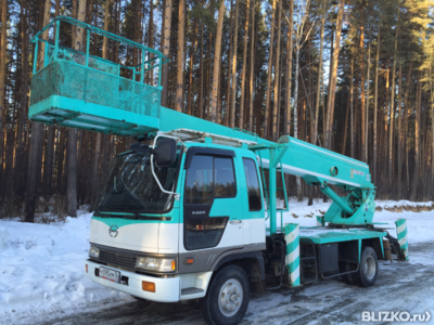 Аренда автовышки 22 метров для спиливания деревьев