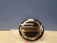 Эмблема решетки радиатора для Nissan Qashqai J11E 2014- Б/У