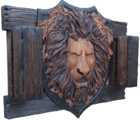 Настенный деревянный светильник "Щит со львом"