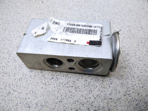 Клапан кондиционера Лада Largus (R90) 2012-2023 (УТ000195419)